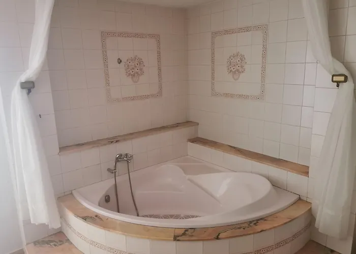 Hotel Castellverd 2*