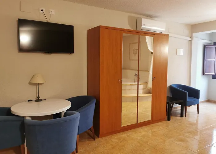 Hotel Castellverd 2*