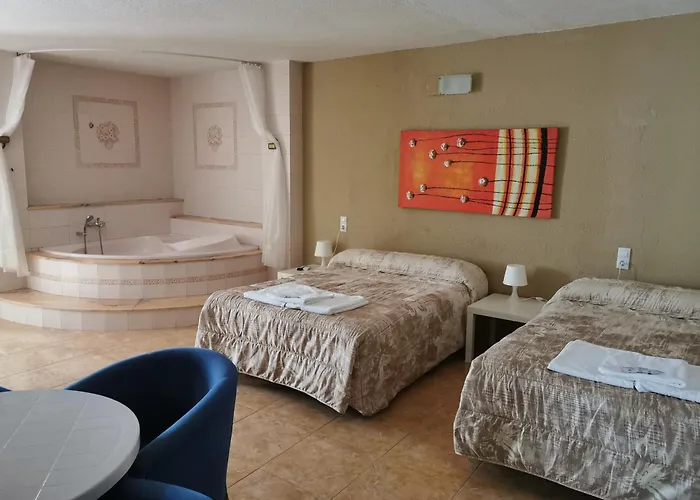 Hotel Castellverd 2*